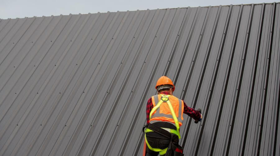 Expert Emergency Roof Repairs services in Colwell, IA